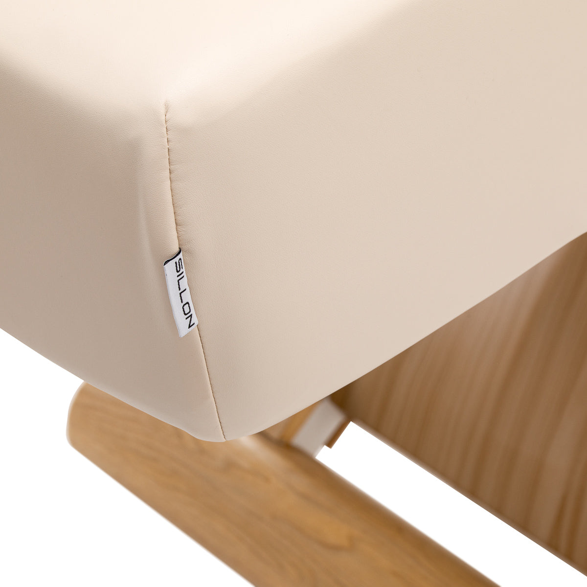 Sillon Siesta · кремовый · этикетка Sillon и шов