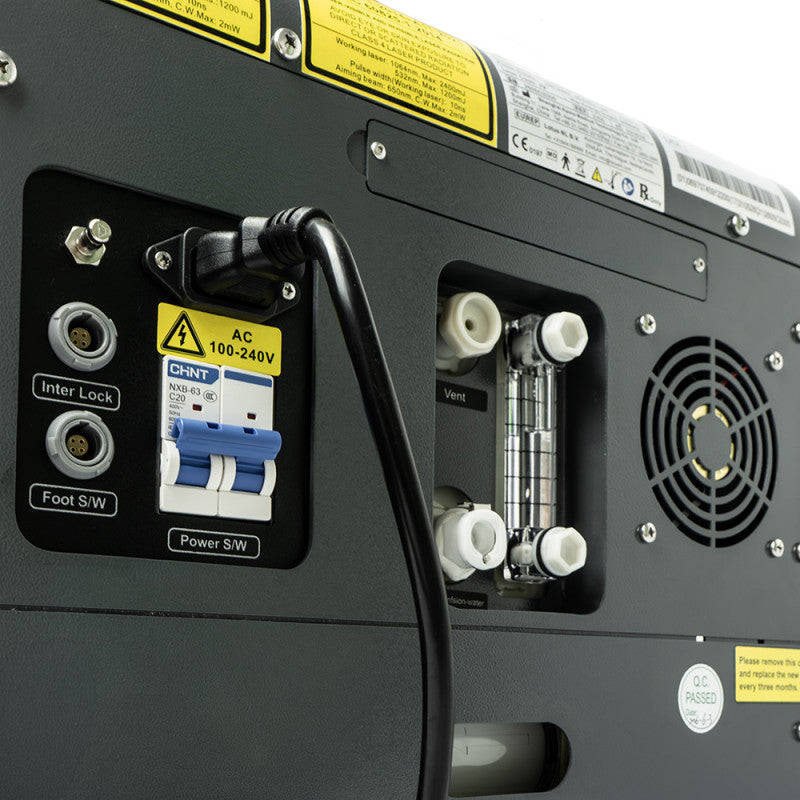 Q-Switch Nd:YAG lāzers ar Beam Expander profesionālām procedūrām