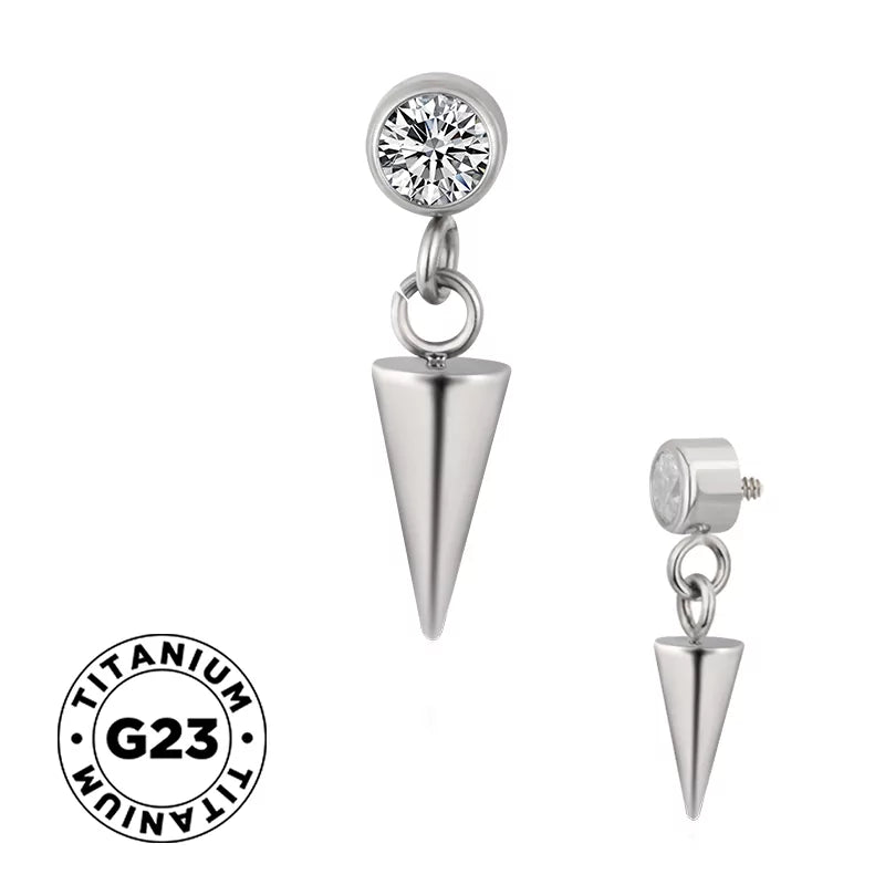 Титановое кольцо с шипом и оправой